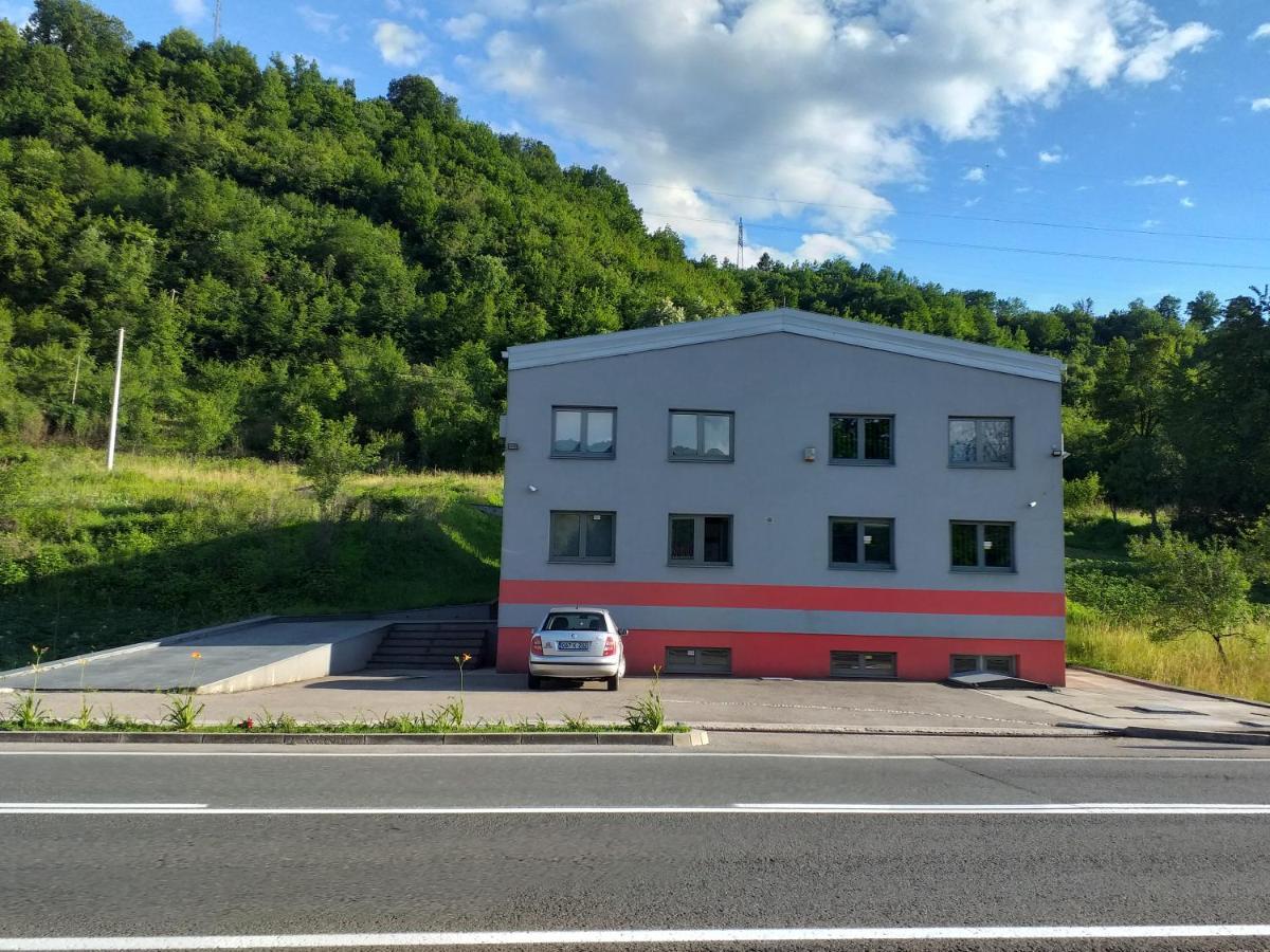 Konjic Lakeside Resort المظهر الخارجي الصورة